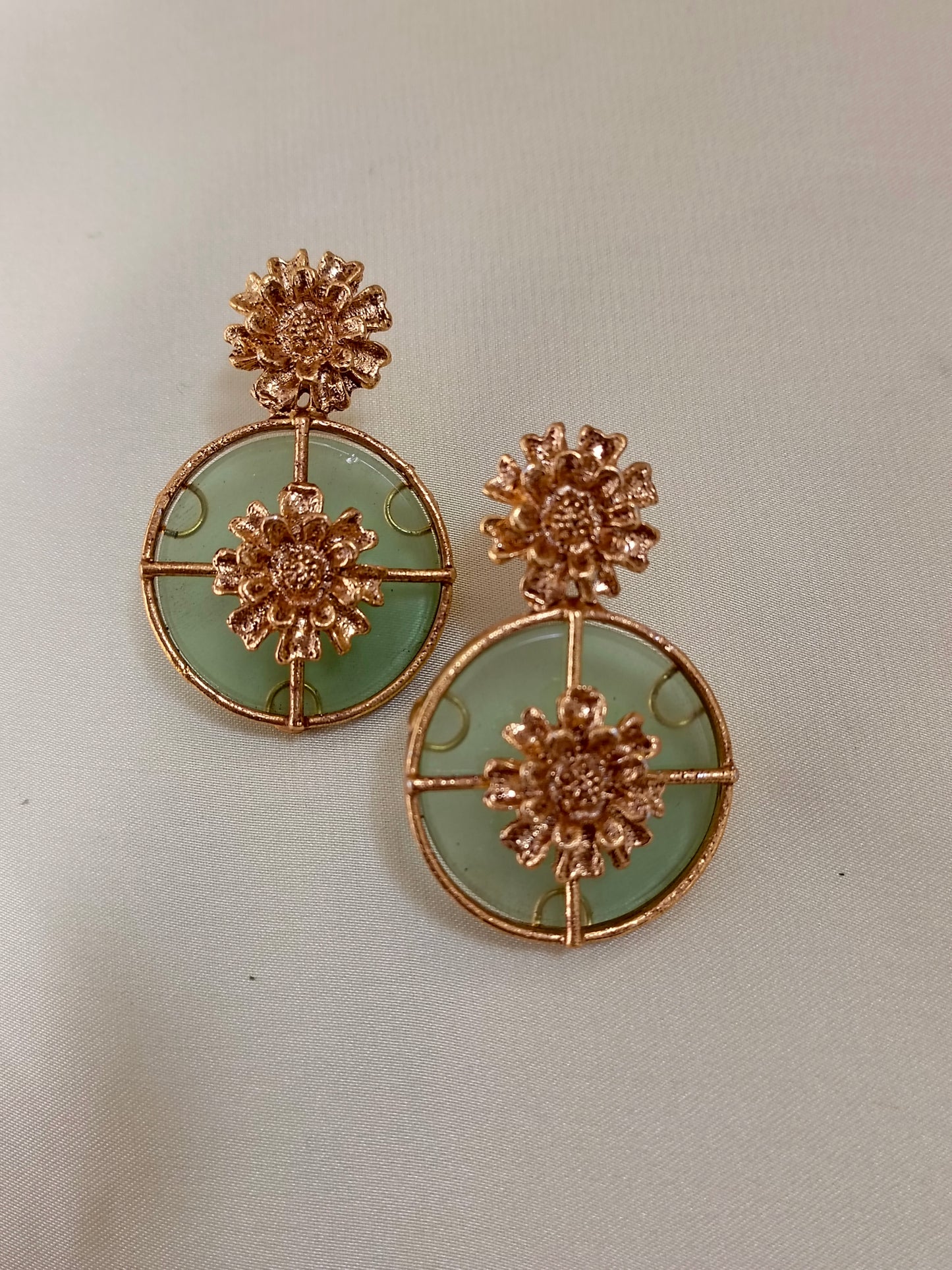 Gold plated Round earrings